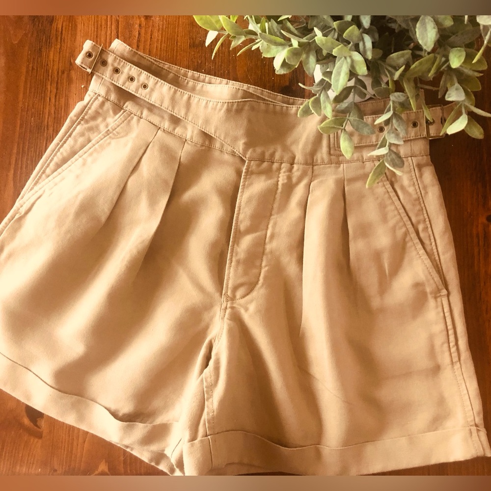 Banana Republic- khaki shorts